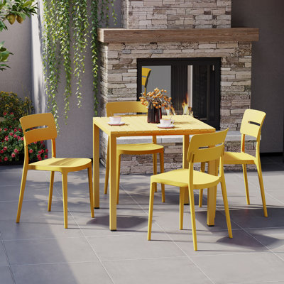 Ensemble repas carré pour 4 personnes