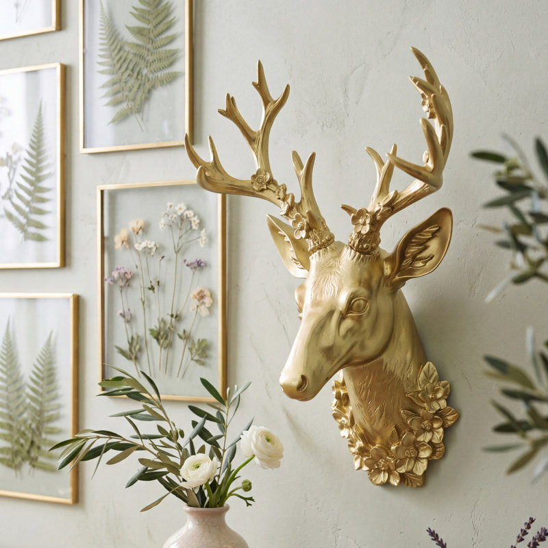 Tête de cerf en résine dorée 3D à fixer au mur, ornée de bois fleuri, style vintage. Décoration murale en résine imitation taxidermie.