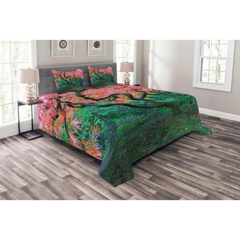 Trianon Floral Bedspread with Pillow Shams Included, 220 x 264 cm