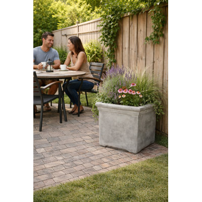 Jardinière carrée 22 po - Finition naturelle - Gris
