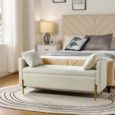 Banc rembourré avec rangement à compartiments et coussins décoratifs l 56 po Aristides
