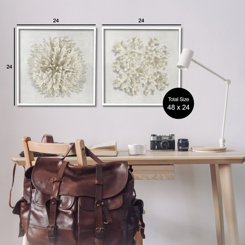 Ensemble de 2 giclées encadrées distinctes en corail naturel, design par Caroline Kelly, H 24 po x l 24 po