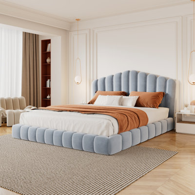 Structure de lit grand rembourré en velours avec tête de lit en forme de coquille, sans sommier tapissier, conception douce et robuste