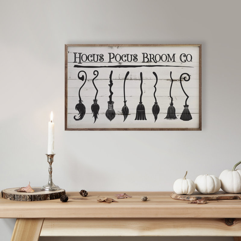 Hocus Pocus Broom Co blanc délavé, H 16 po x l 24 po