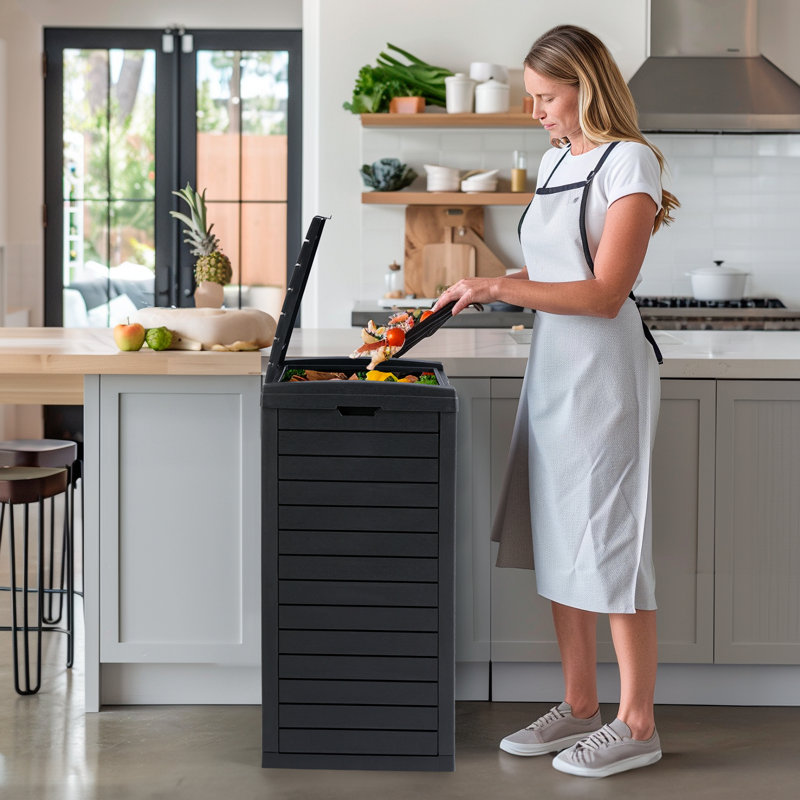 Poubelle extérieure en résine imperméable de 30 gallons avec couvercle, adaptée aux patios, terrasses et arrière-cours, Noir