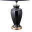 Lampe de table haute 26 po en céramique, en forme d'urne avec finition noire, interrupteur rotatif à trois voies
