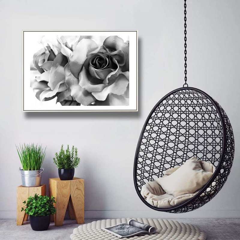 «Rose Flowers - Floater Frame», reproduction d'art sur toile, H 16 po x l 24 po x P 2 po, Toile blanche encadrée