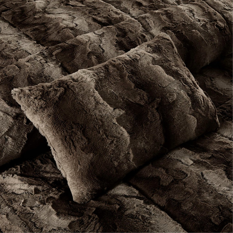 Ensemble d'édredon en fausse fourrure très grand 4 pièces avec bourre hypoallergénique et coussin décoratif assorti pour un sommeil luxueux