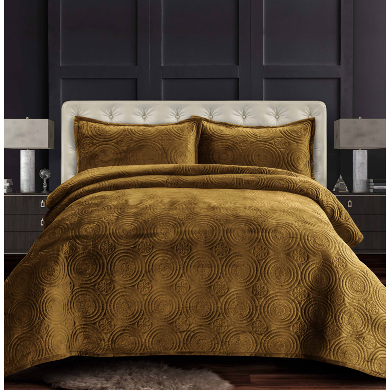 Capri Velvet Quilt, Camel, King Quilt + 2 King Shams