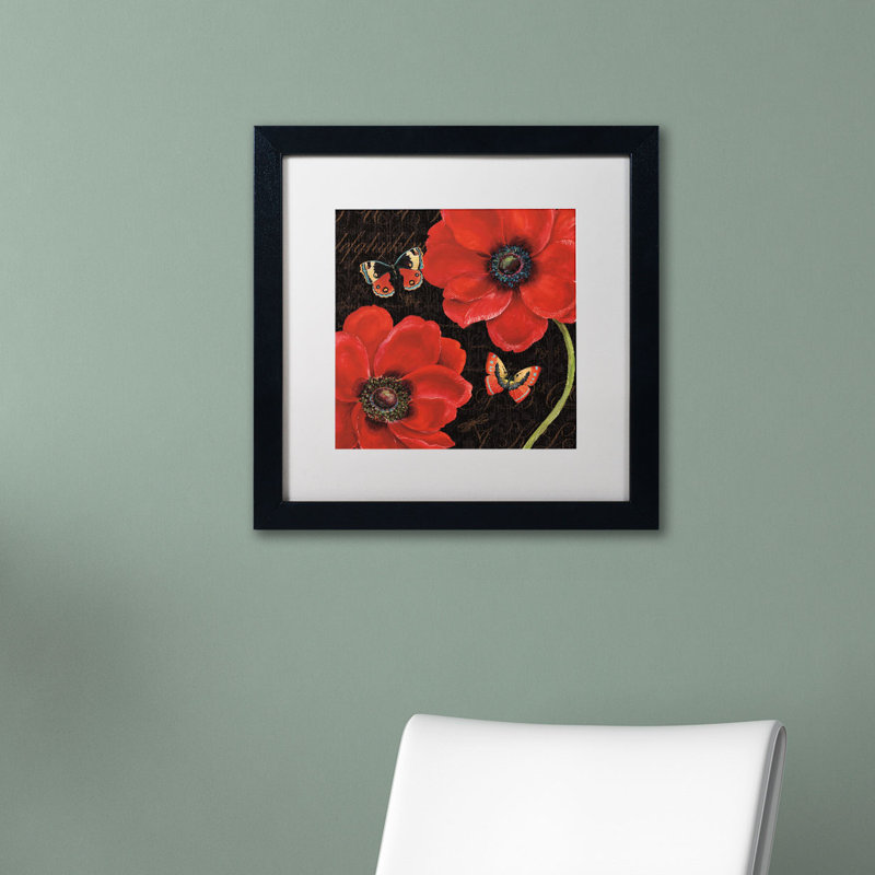 «Dolorse Petals and Wings III» par Daphne Brissonnet, reproduction d'art encadrée, H 16 po x l 16 po, Cadre noir, Blanc