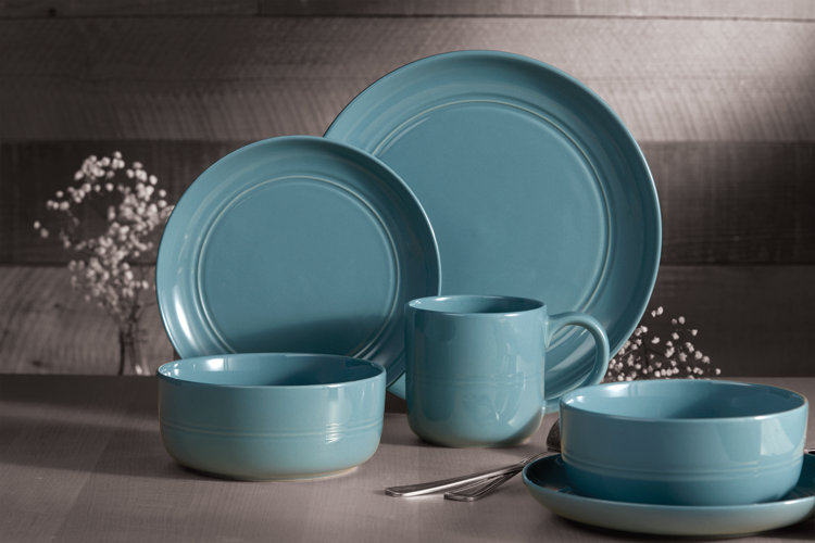 Maysville 16 Piece Dinnerware Set, Service for 4