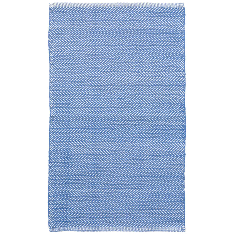 Tapis intérieur / extérieur bleu / blanc Herringbone, Rectangle de 5 pi x 8 pi
