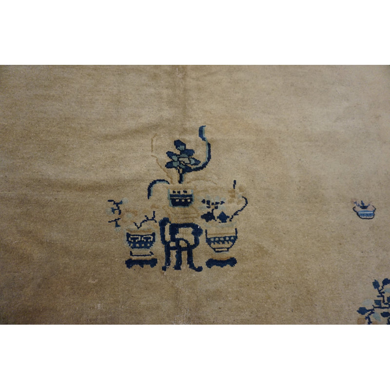 Tapis chinois à motif floral ouvert de couleur ivoire