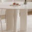 Table de salle à manger de style français-111096171