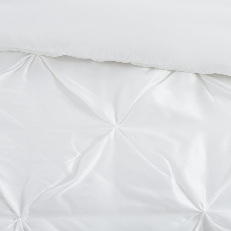 Édredon 7 pièces en blanc avec jupe de lit, Édredon double et 6 pièces supplémentaires, White