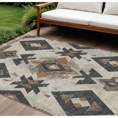Tapis intérieur/extérieur lavable beige, brun et anthracite à motifs aztèques, 2,74 m x 3,66 m