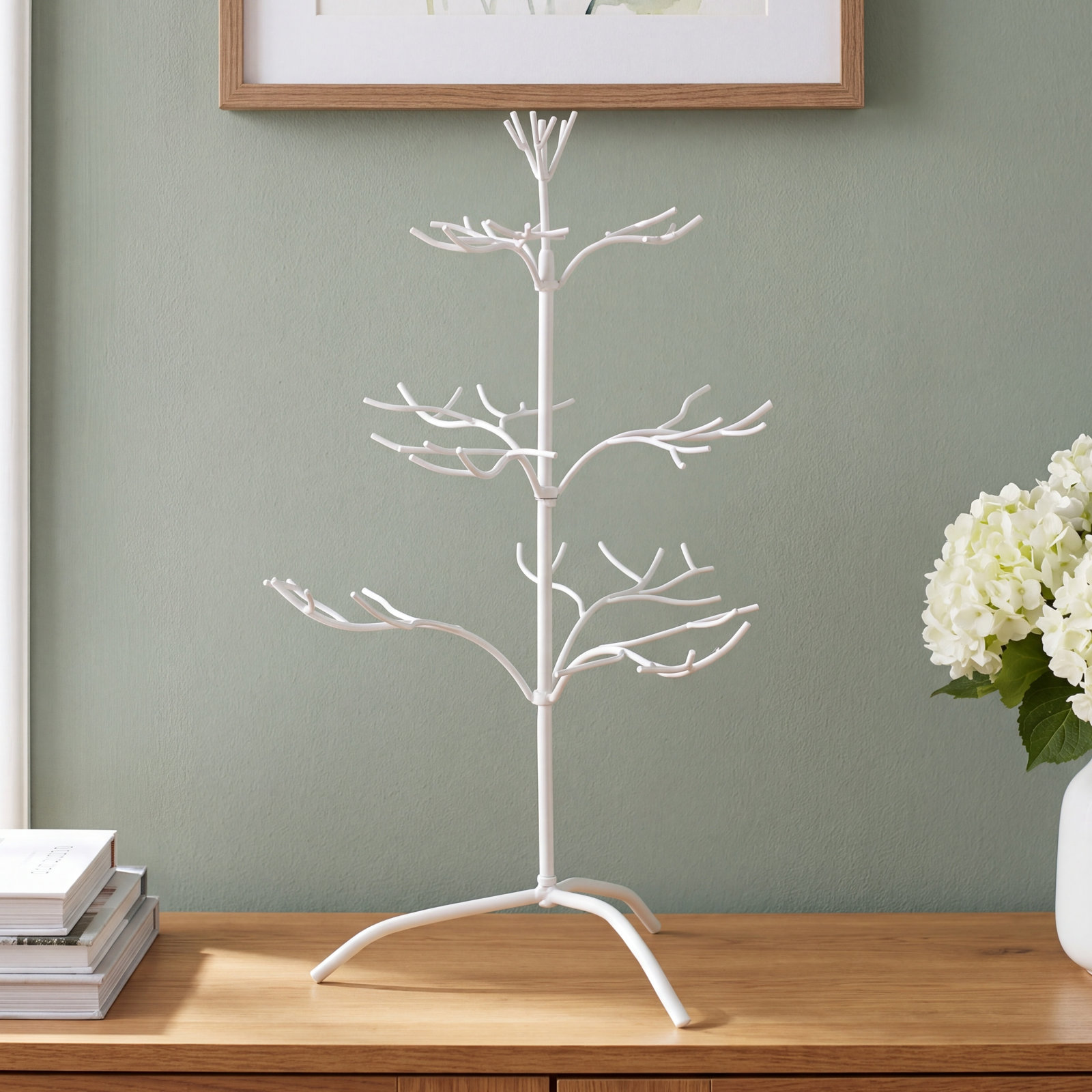 Metal Ornament Accessory, 24" H x 16.5" W x 15" D, White