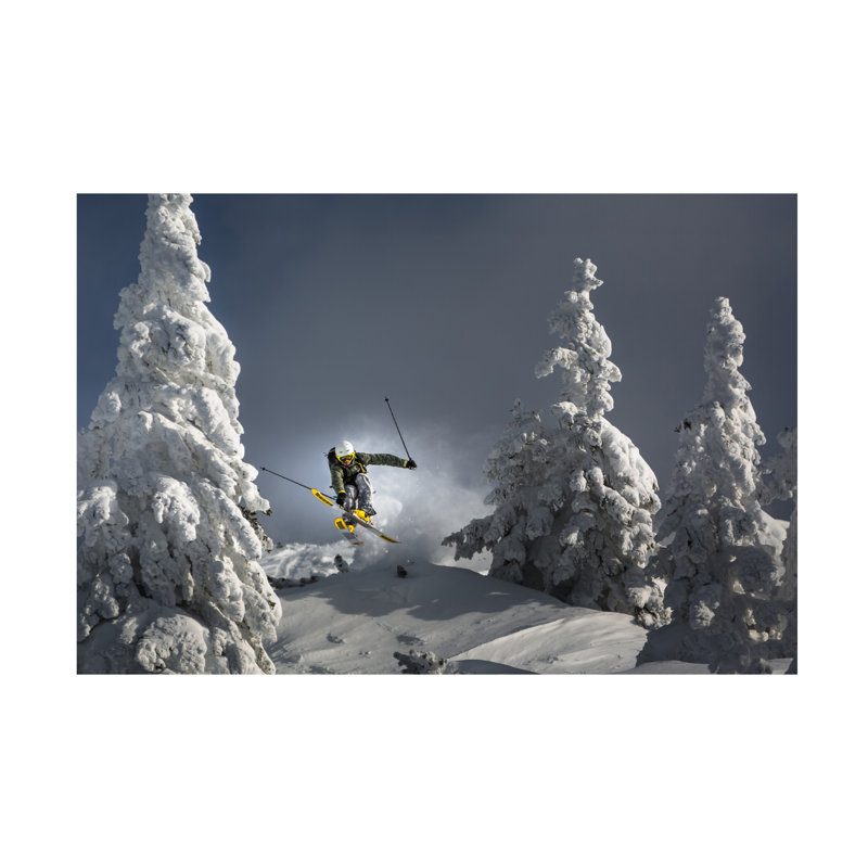 «Ski Is Life» par Sandi Bertoncelj, reproduction de photo sur toile tendue, H 22 po x l 32 po x P 2 po