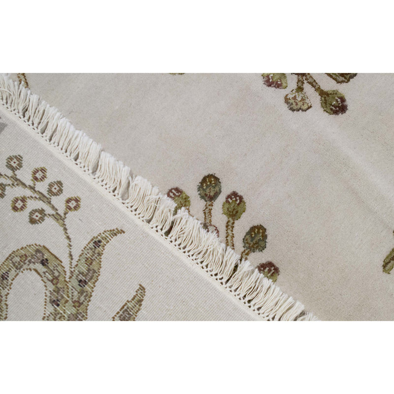 Hand-Knotted High-Quality Ivory Area Rug