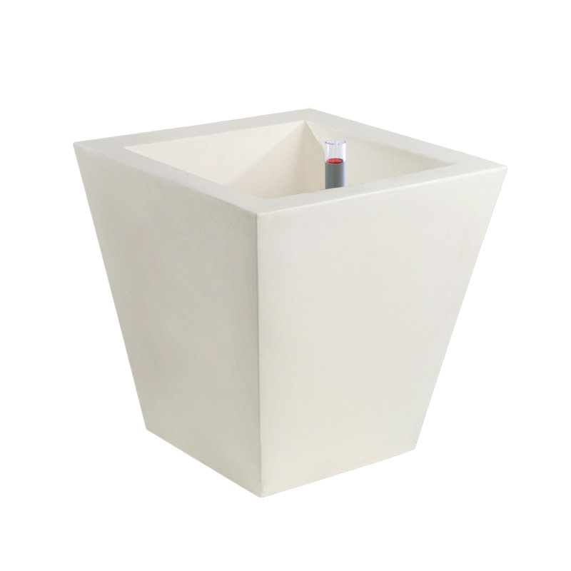 Cono Cuadrado - Pot à fleurs haute en résine, H 23,5 po x l 23,5 po x P 23,5 po, Écru