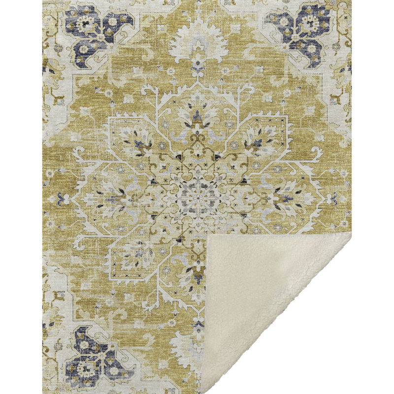 Couverture en sherpa jaune One Pixie Street 50 po x 70 po, jaune, Ivoire; gris; or