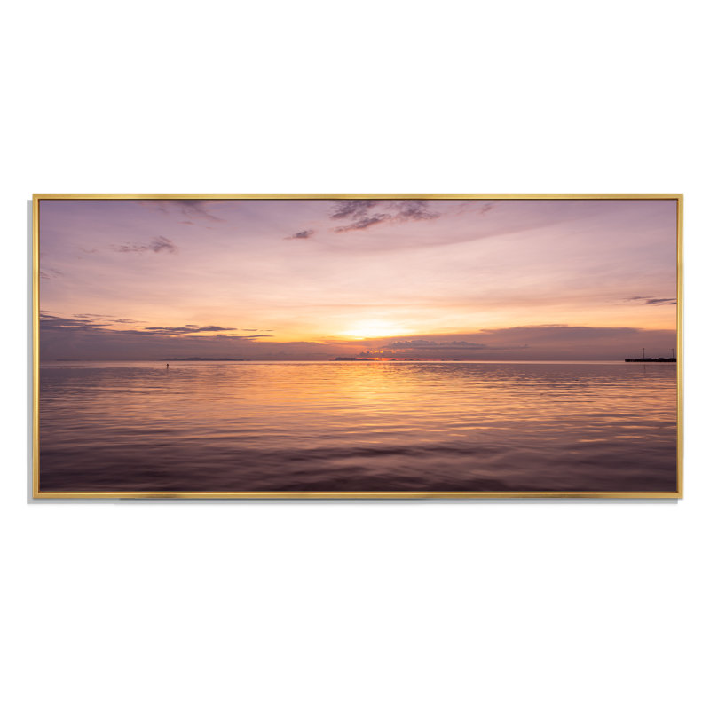 «Beach Sunrise with Dramatic Sky XVIII» - photographie sur toile, H 28 po x l 60 po x P 1,5 po, Cadre doré