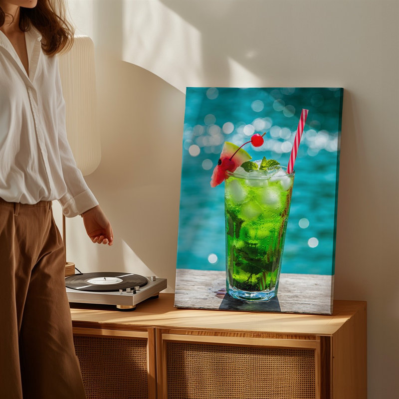 Toile, "Un rafraîchissant breuvage d'été dans un grand verre", art mural, H 24 po x l 18 po