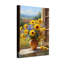 Plantes et fleurs tournesols dans un vase par fenêtre avec paysage-662489485