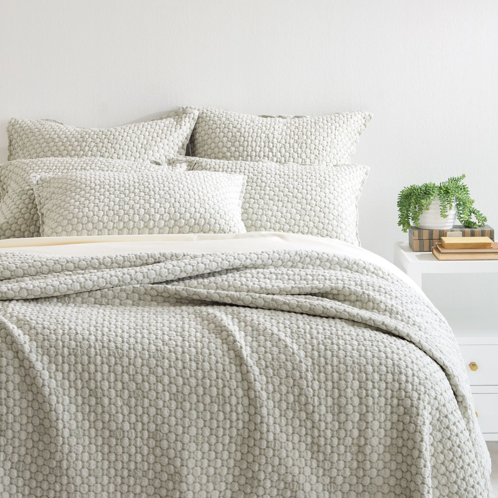 Lodi Matelasse Coverlet, King Coverlet, Green