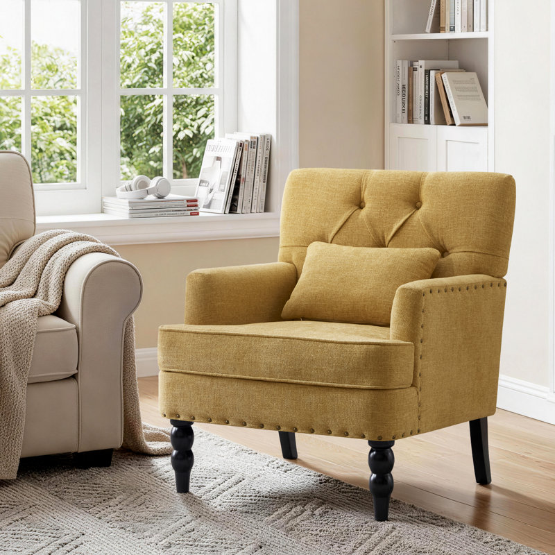 Fauteuil capitonné en polyester H 29 po avec garniture cloutée et coussin HIMO, Mélange de polyester jaune
