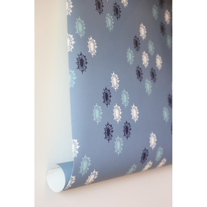 British Brooch Large Repeat Luxury Wallpaper, Blue, Cellulose/Polyester