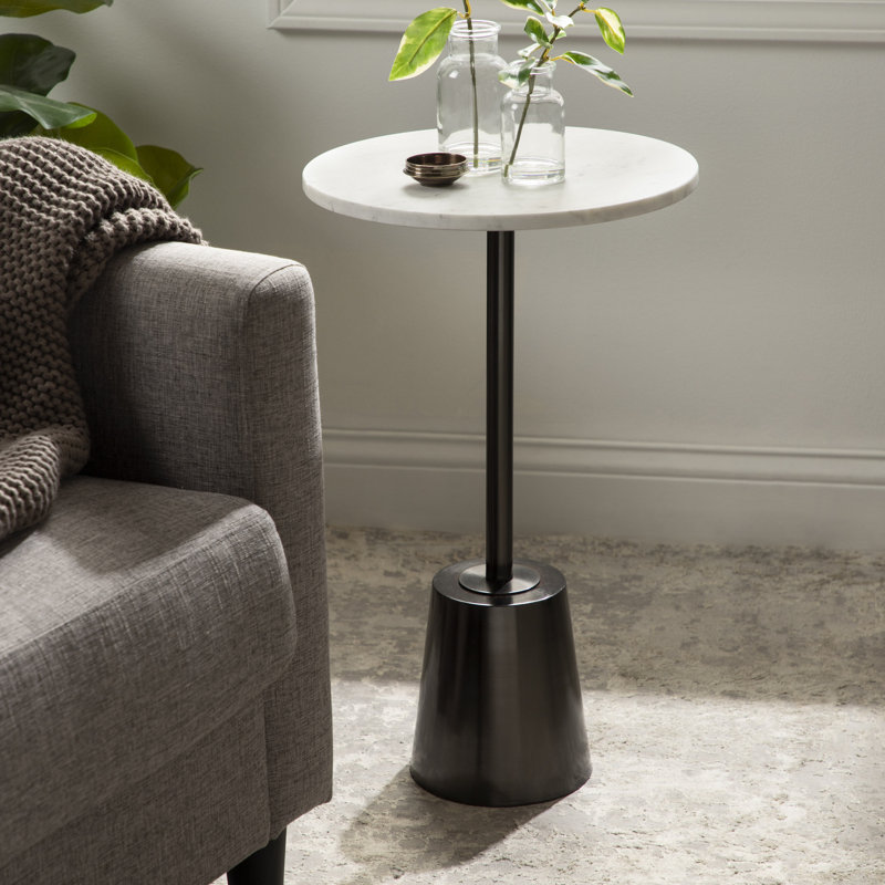 Table de bout Cemil, Étain, Blanc, H 23,25 po x l 14 po x P 14 po