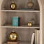 Armoire de rangement arquée: belle et fonctionnelle