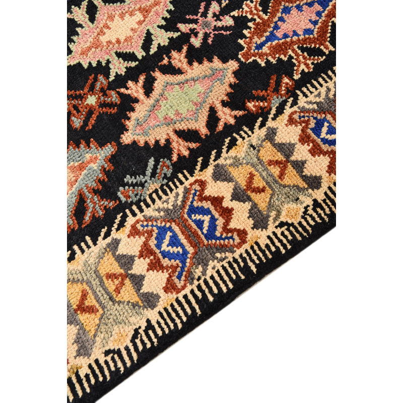 Tapis noir 5 Peters