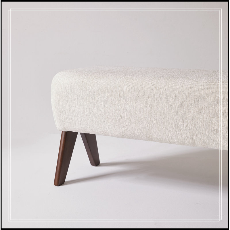 Chenille Stéphanie avec pieds en bois robustes, Blanc