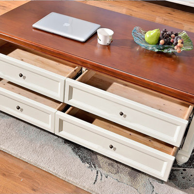 Une table basse de style rétro