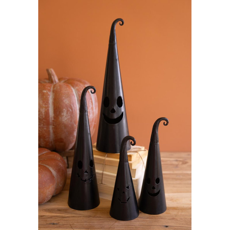 ENSEMBLE DE QUATRE HALLOWEEN