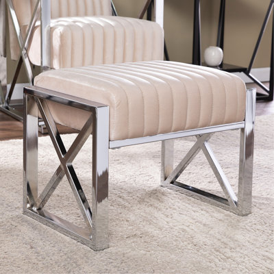 Le velours sophistiqué de couleur champagne rehausse le style de votre intérieur avec la base, créant une ambiance luxueuse