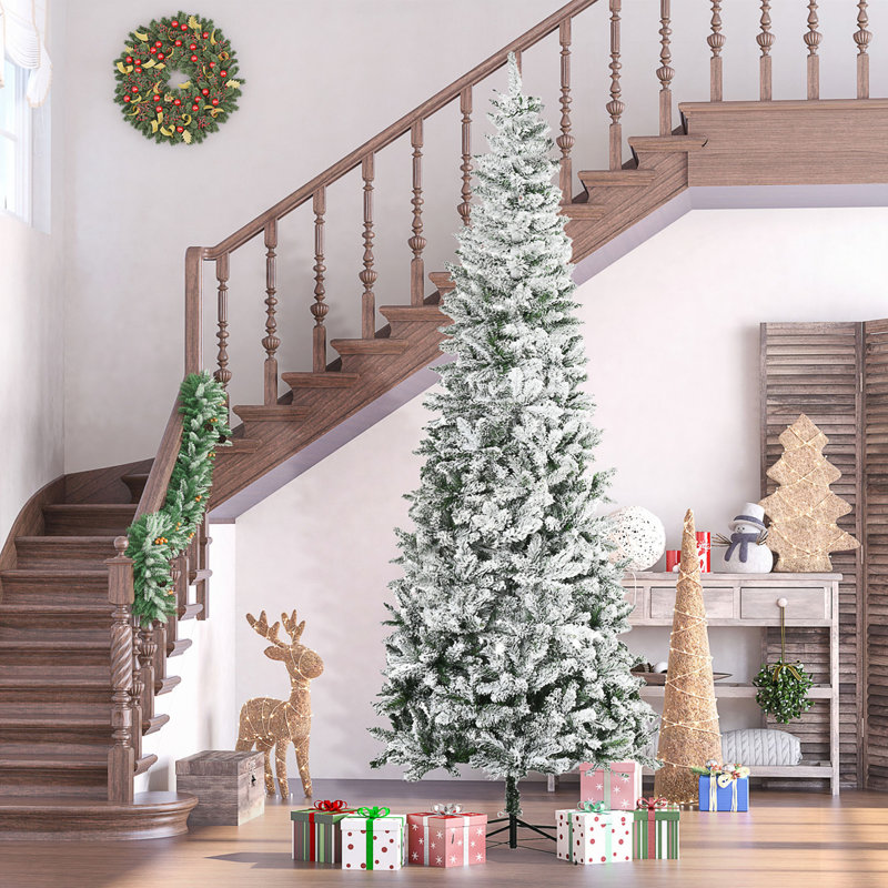 Arbre de Noël artificiel pin enneigé 9 pi, 9'