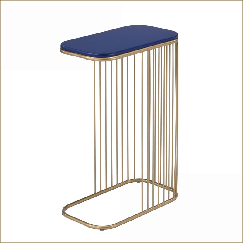 Table basse moderne bleue et dorée avec base en métal - Sophistication peu encombrante pour le salon