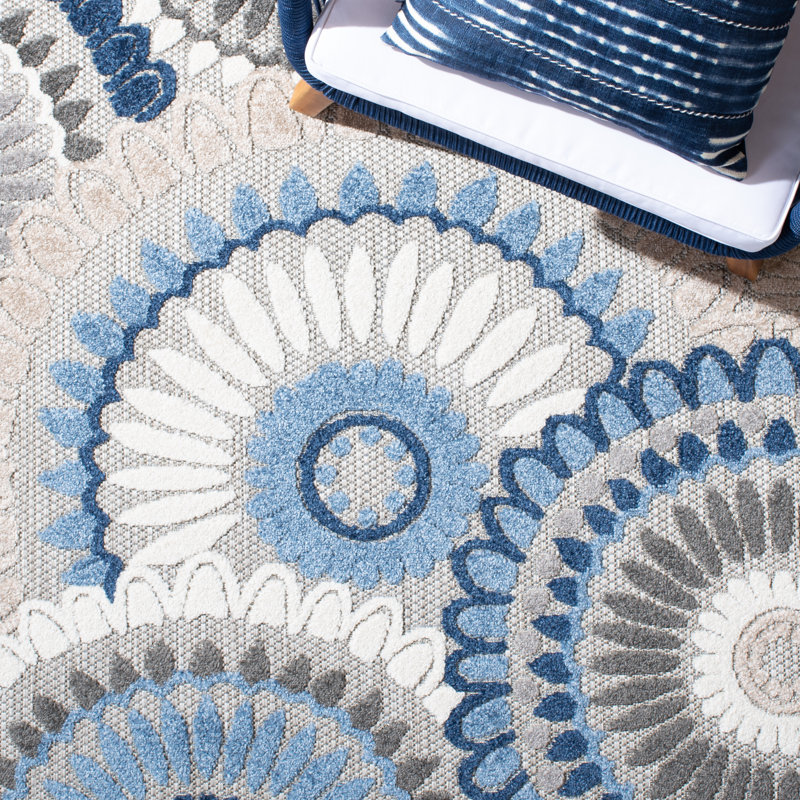 Delloyd Performance Geometric Indoor/Outdoor Area Rug, Runner 2'2" x 13'