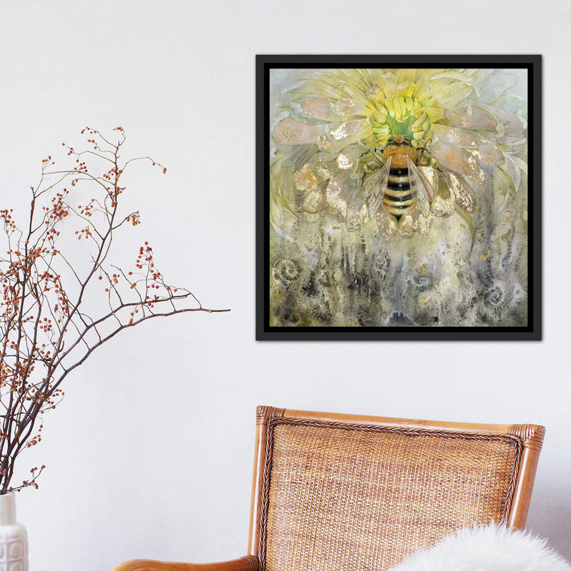 Abeille par Stephanie Law - reproduction d'art, H 26 po x l 26 po x P 1,5 po, Toile avec cadre noir patiné