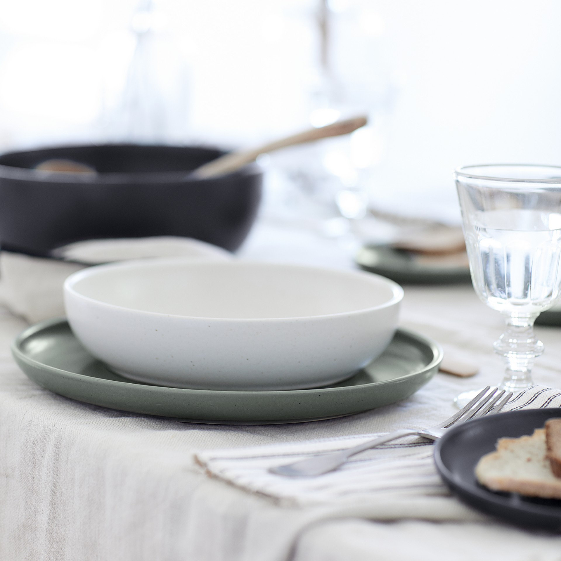 Casafina Pacifica Place Setting - Thumbnail 2