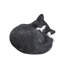 Statue de chat tigré couché et endormi-120494458