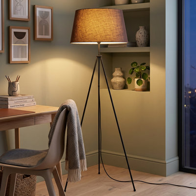 Lampe sur pied évasée de style architectural