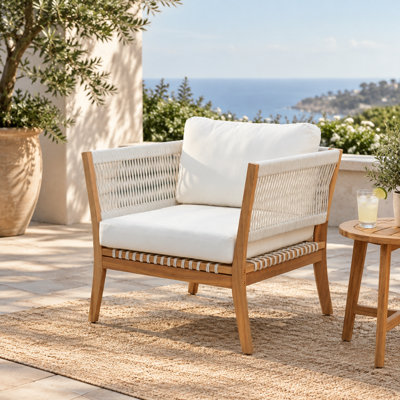 Chaise longue de patio en bois d'acacia avec des accents de corde tressée