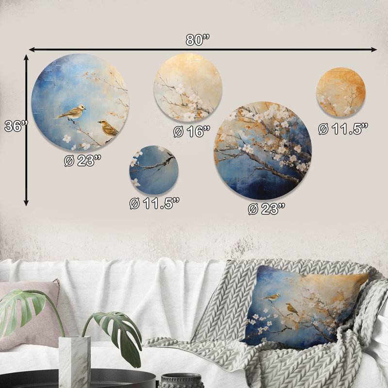 Oiseaux dorés et bleus sur un arbre floral - ensemble d'art mural rond 5 oiseaux