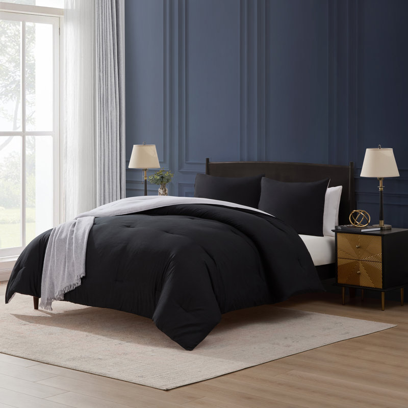 Ultra Soft Modern Reversible 3 Piece Comforter Set, Black/White, Full Comforter + 2 Standard Shams