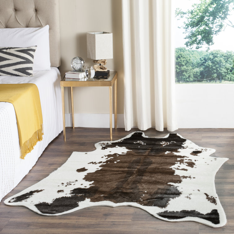 Tapis en peau de vache synthétique Gyula