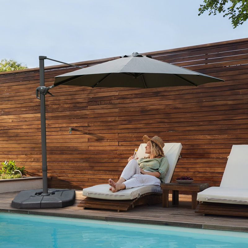 Parasol en porte-à-faux Deniah, Bleu marine, H 105,12 po x l 113,78 po x P 113,78 po
